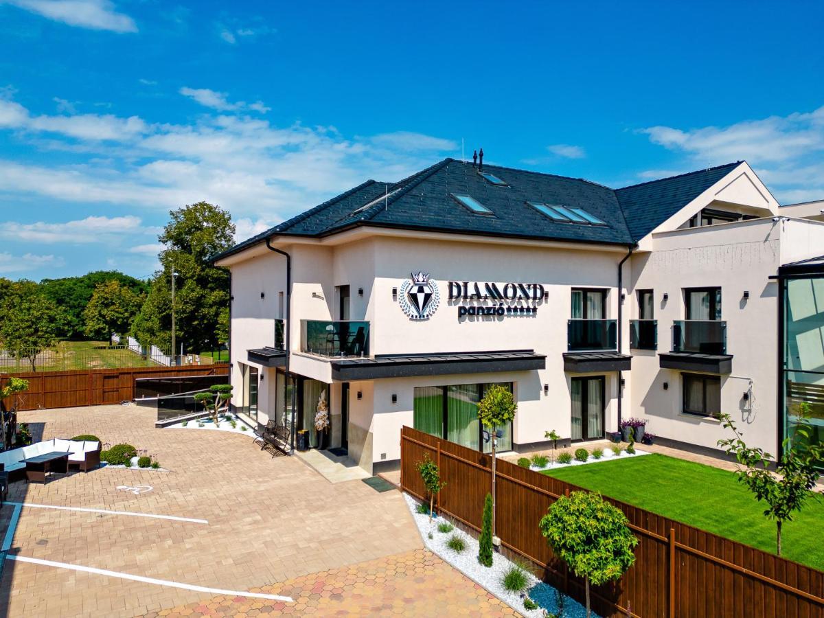 HajdúszoboszlóDiamond Panzio住宿加早餐旅馆 外观 照片